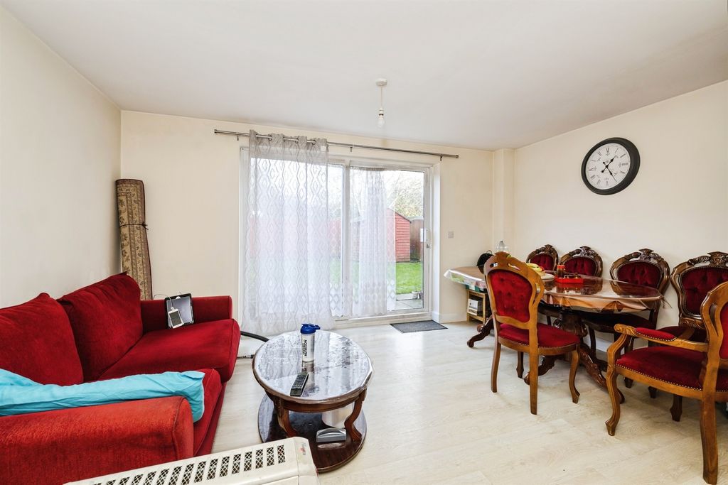 Property photo 3 of 13