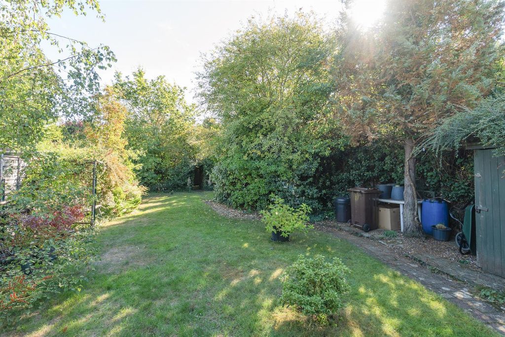 Property photo 2 of 22 Birling Road13.Jpg