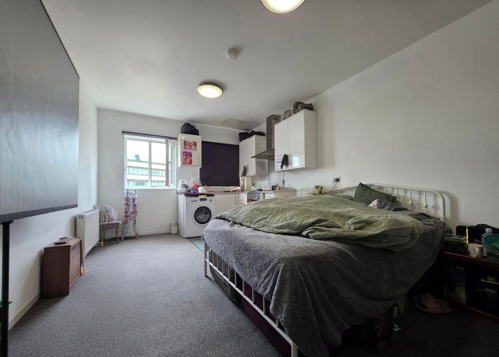 Property photo 2 of 3