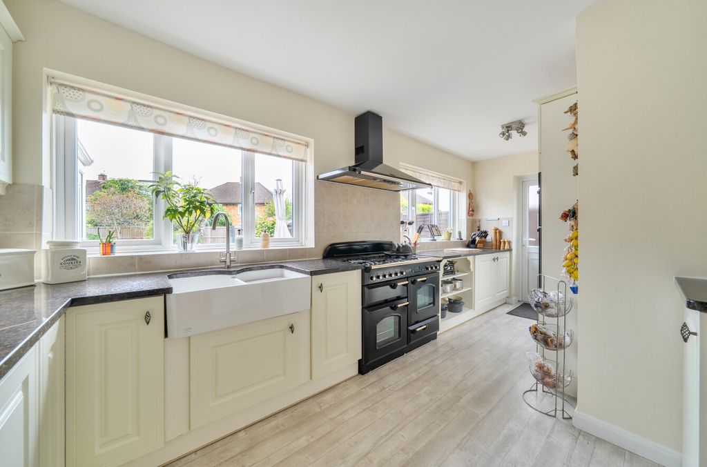 Property photo 3 of 21 1477089-12-6A2956...