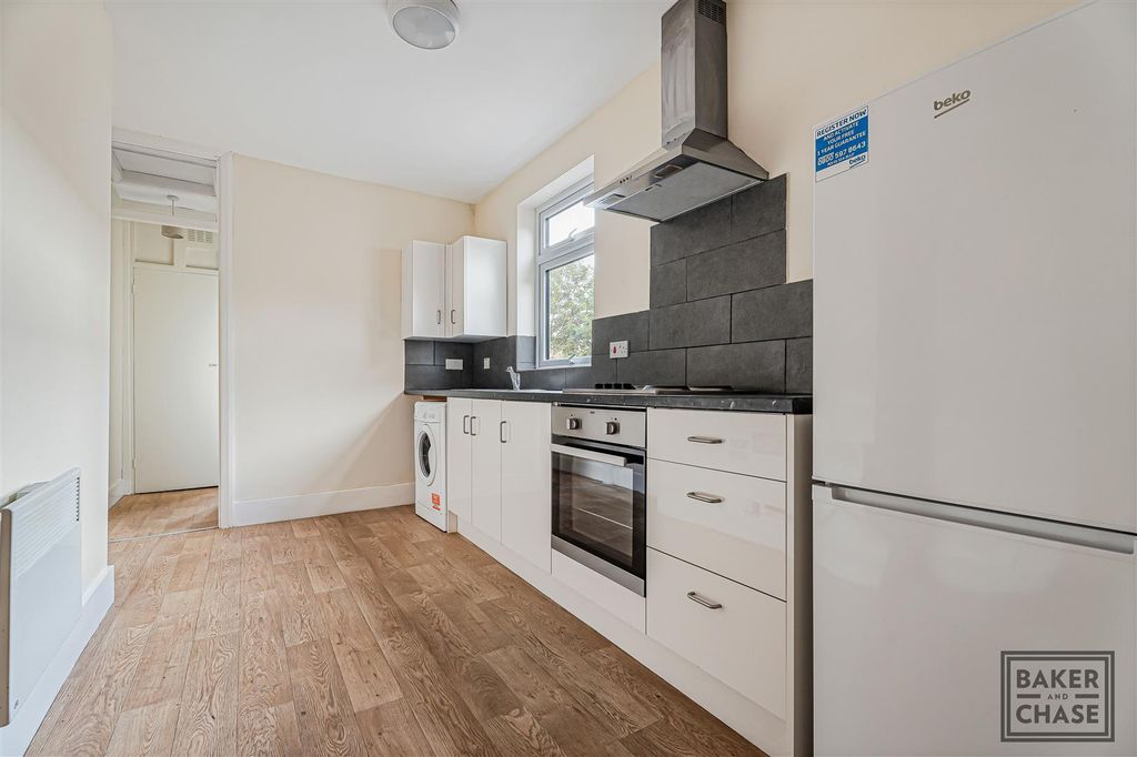 Property photo 2 of 11 Kitchen