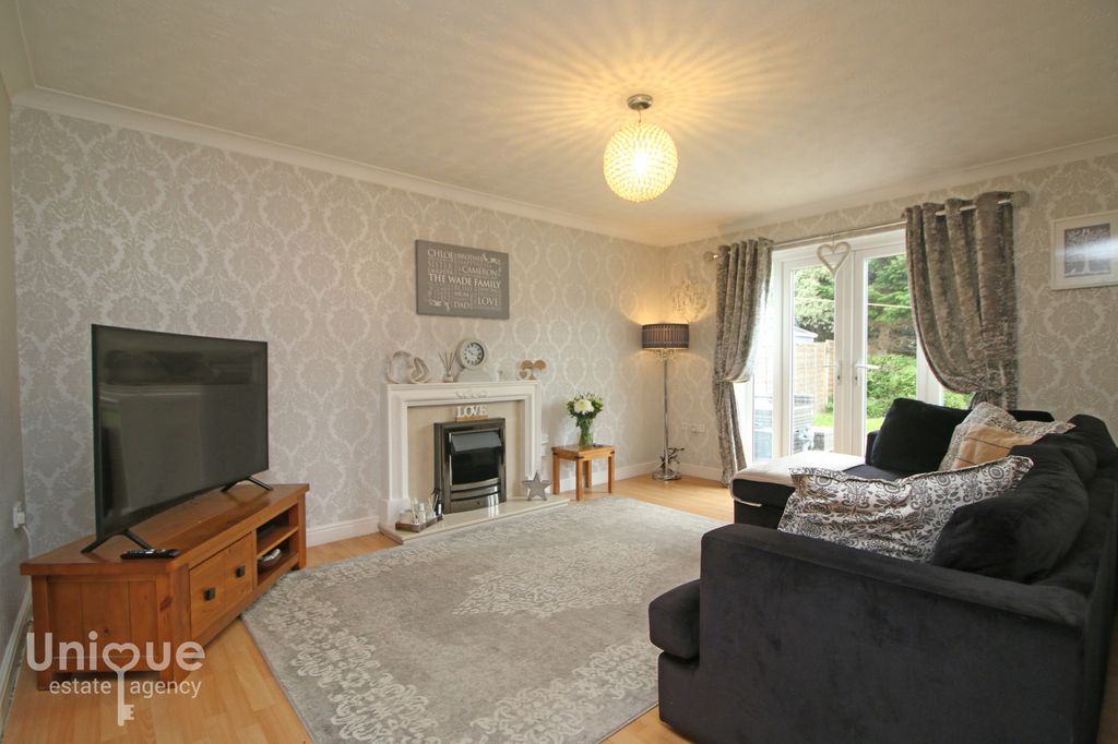 Property photo 3 of 30