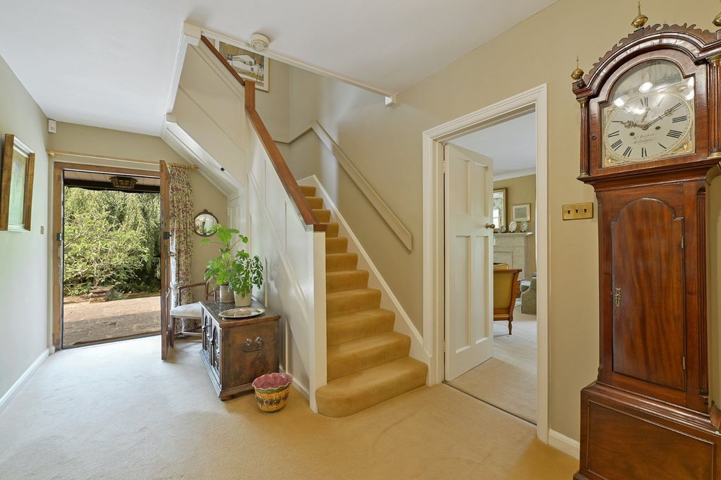 Property photo 2 of 14 Hallway