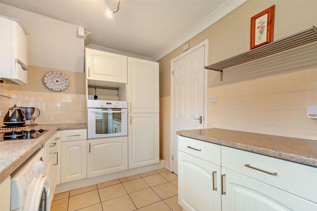 Property photo 2 of 17 Kitchen