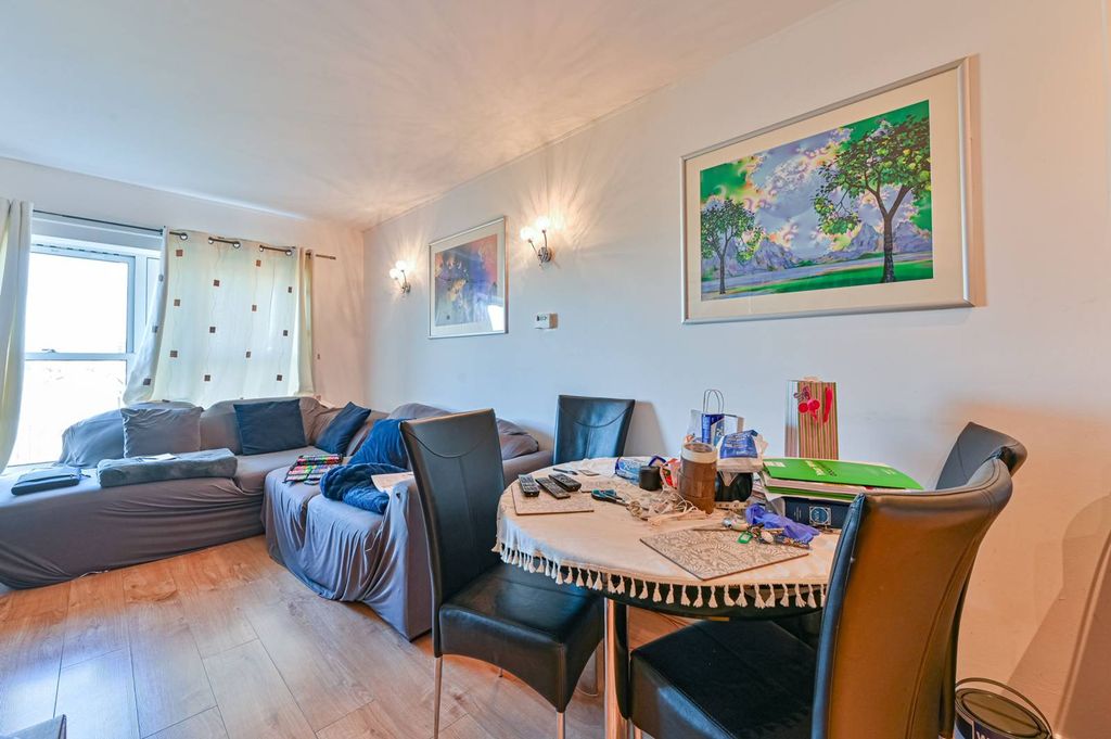 Property photo 2 of 11