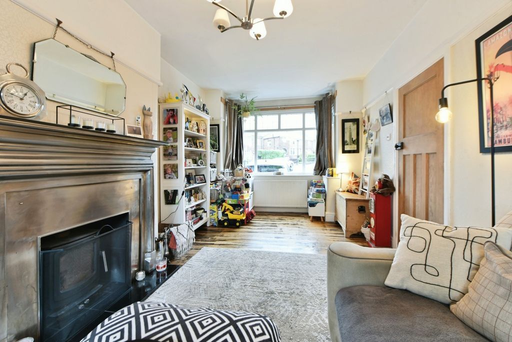 Property photo 3 of 17 Photo