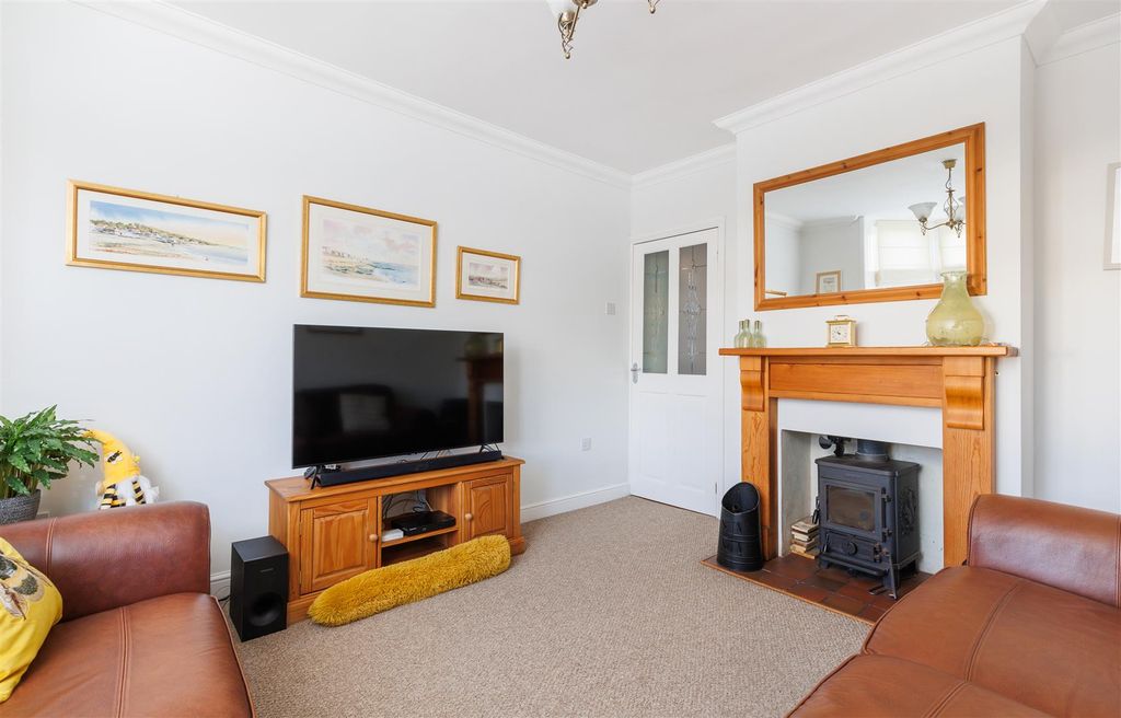 Property photo 1 of 33