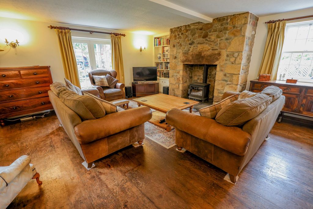 Property photo 3 of 21