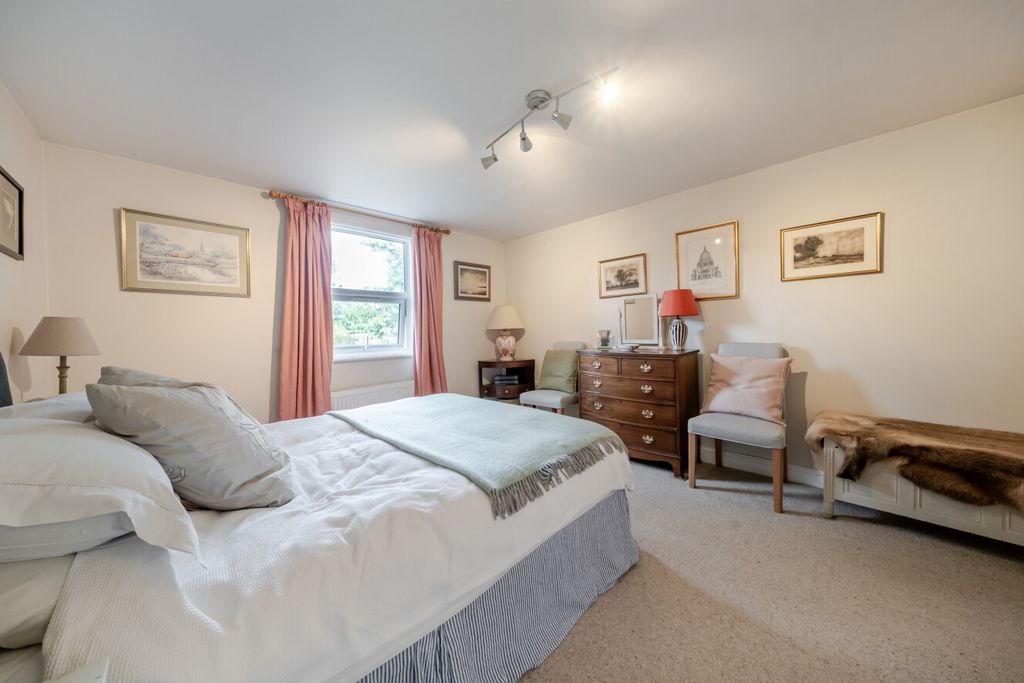Property photo 2 of 9 1508784-22-6A859A...