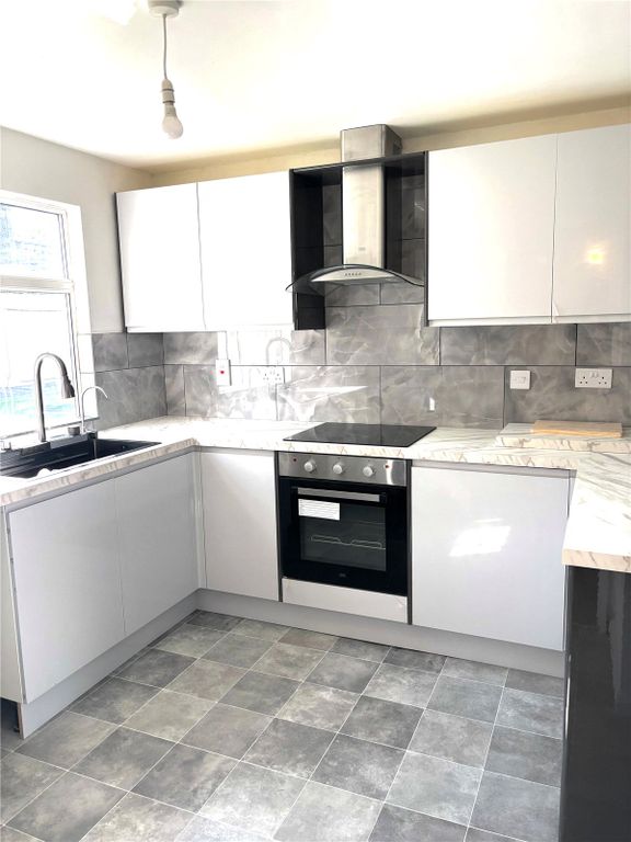 Property photo 3 of 12 Kitchen