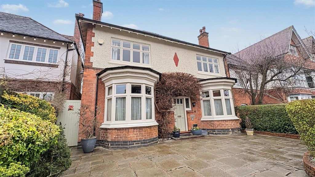 Property photo 1 of 31 Front Aspect