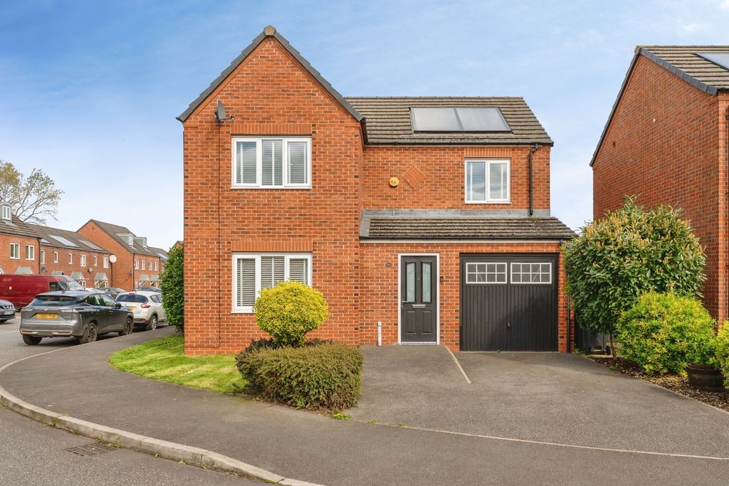 Property photo 1 of 33 Front