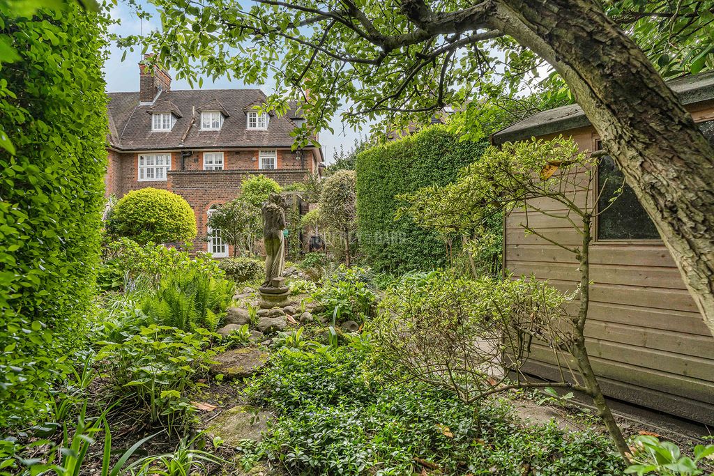 Property photo 3 of 22