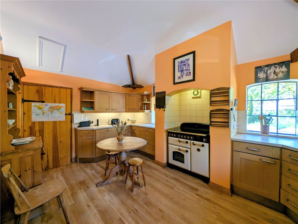 Property photo 2 of 21 Picture No. 08
