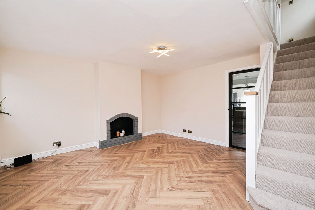 Property photo 3 of 19 Living Room