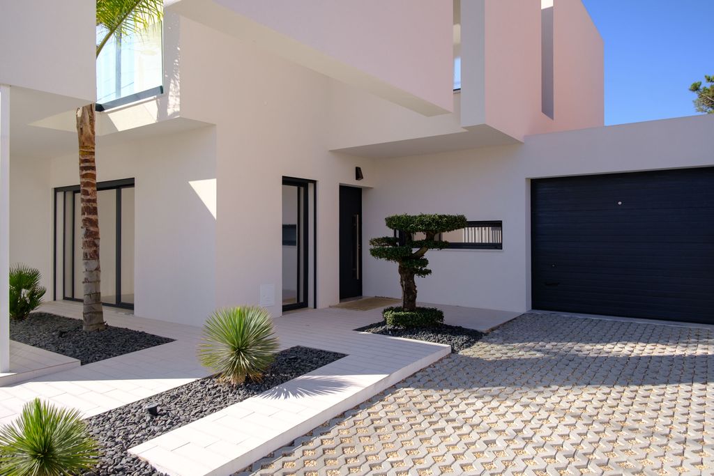 Property photo 2 of 49