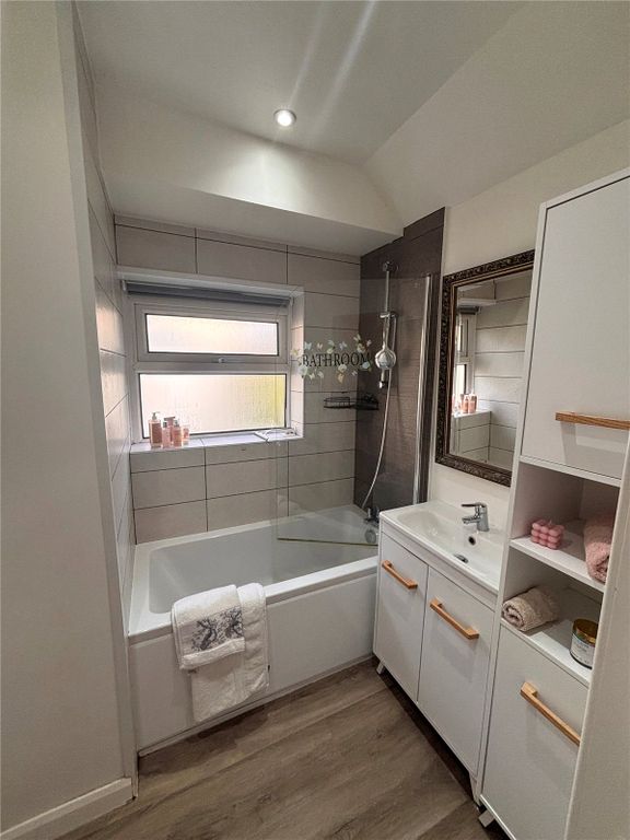 Property photo 3 of 16 Picture No. 23