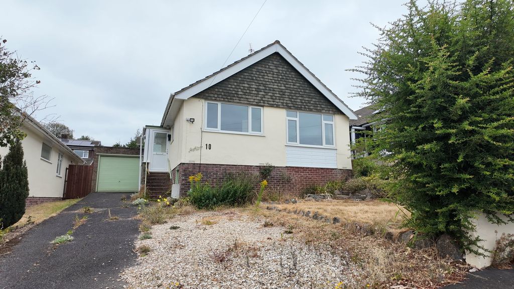 Property photo 1 of 11