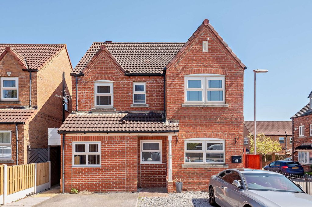 Property photo 1 of 42