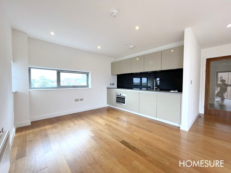 Property photo 2 of 11 Kitchen
