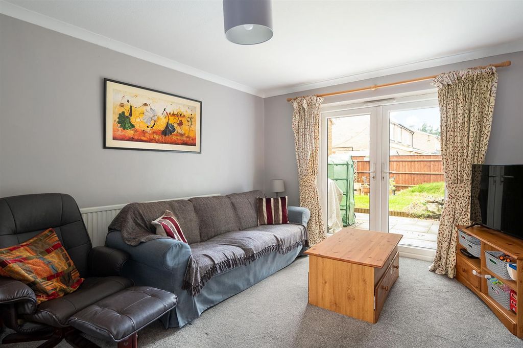 Property photo 3 of 13 Sitting Room