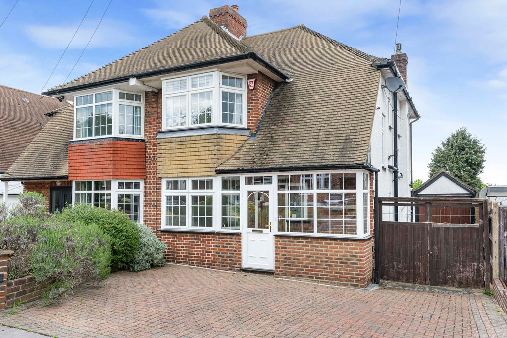 Property photo 2 of 16
