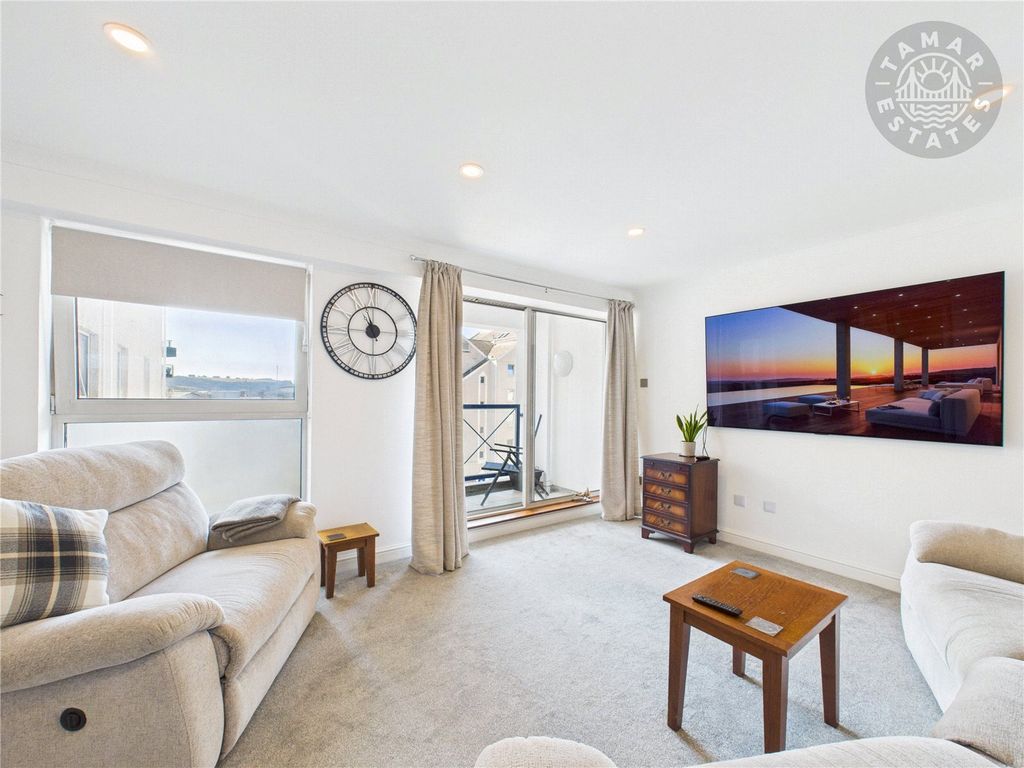 Property photo 2 of 19 Lounge/Dining Room