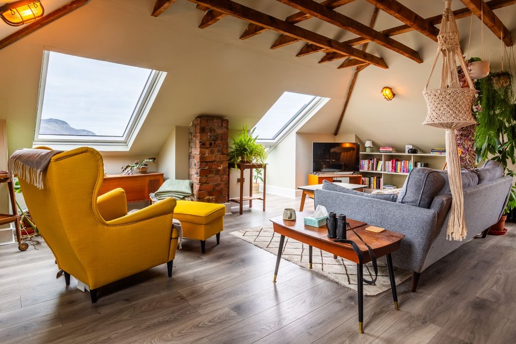 Property photo 3 of 78 4570785