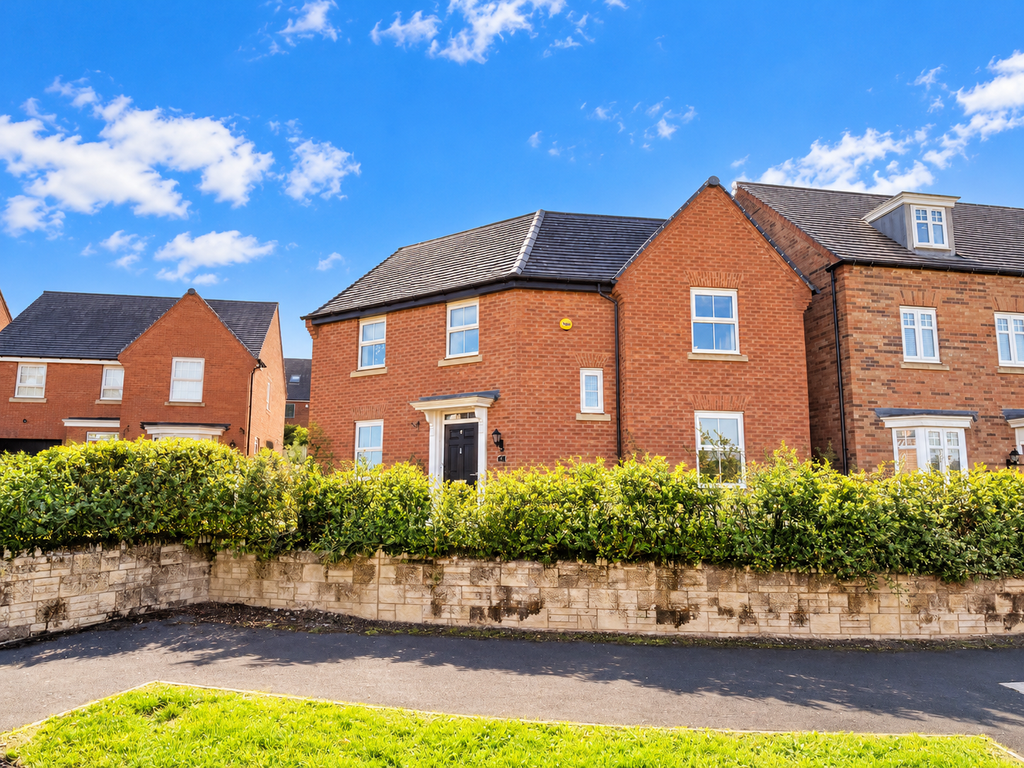 Property photo 1 of 18 F23E967D-8079-458F-A0BA-0Fc6B301903B