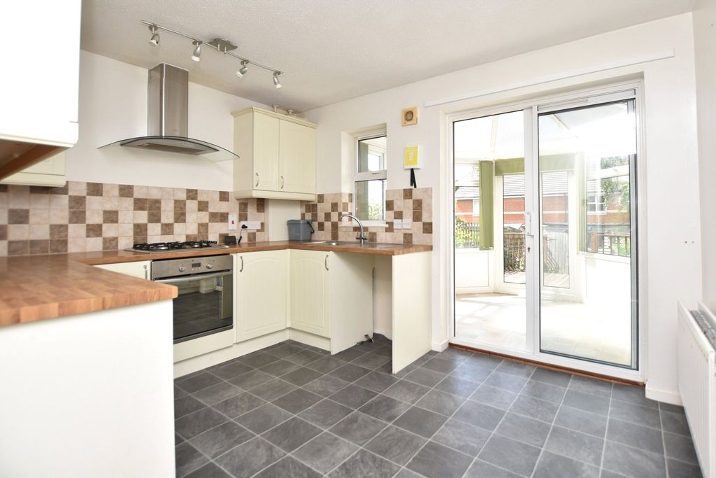 Property photo 2 of 12 Kitchen/Diner