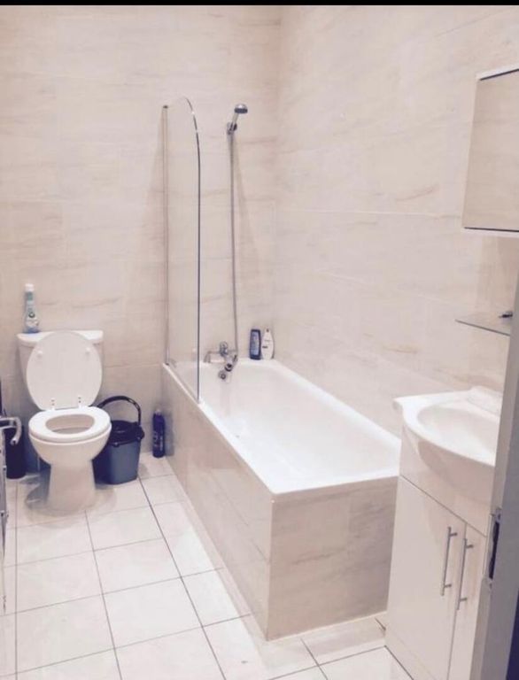 Property photo 3 of 7 Bathroom