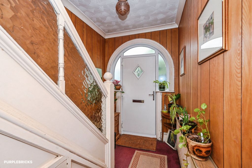 Property photo 3 of 20