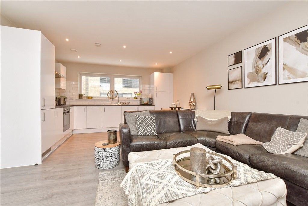 Property photo 1 of 13 Lounge / Kichen / Diner