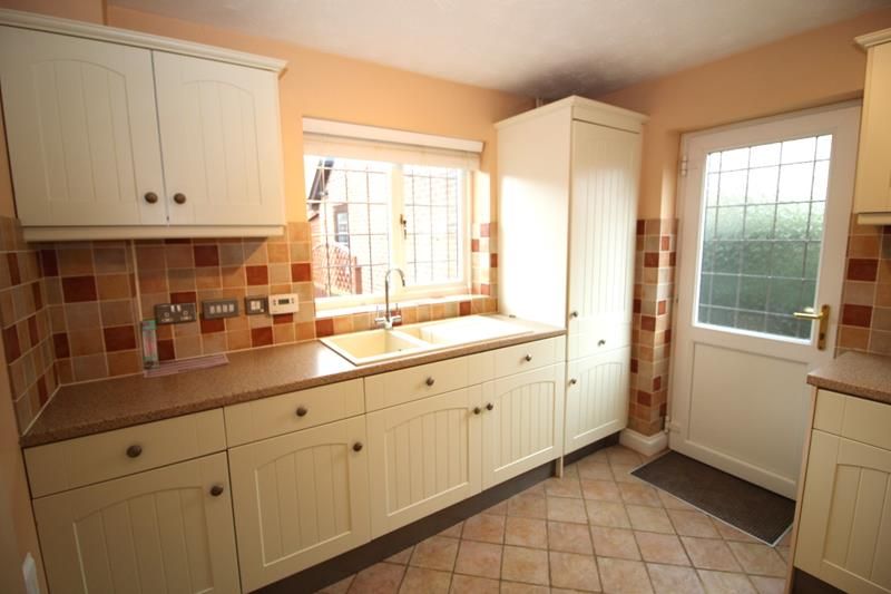 Property photo 3 of 13 Kitchen 2