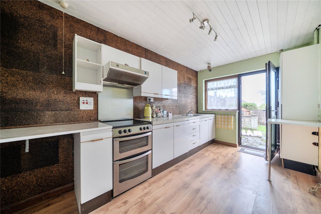 Property photo 3 of 16 Picture No. 11