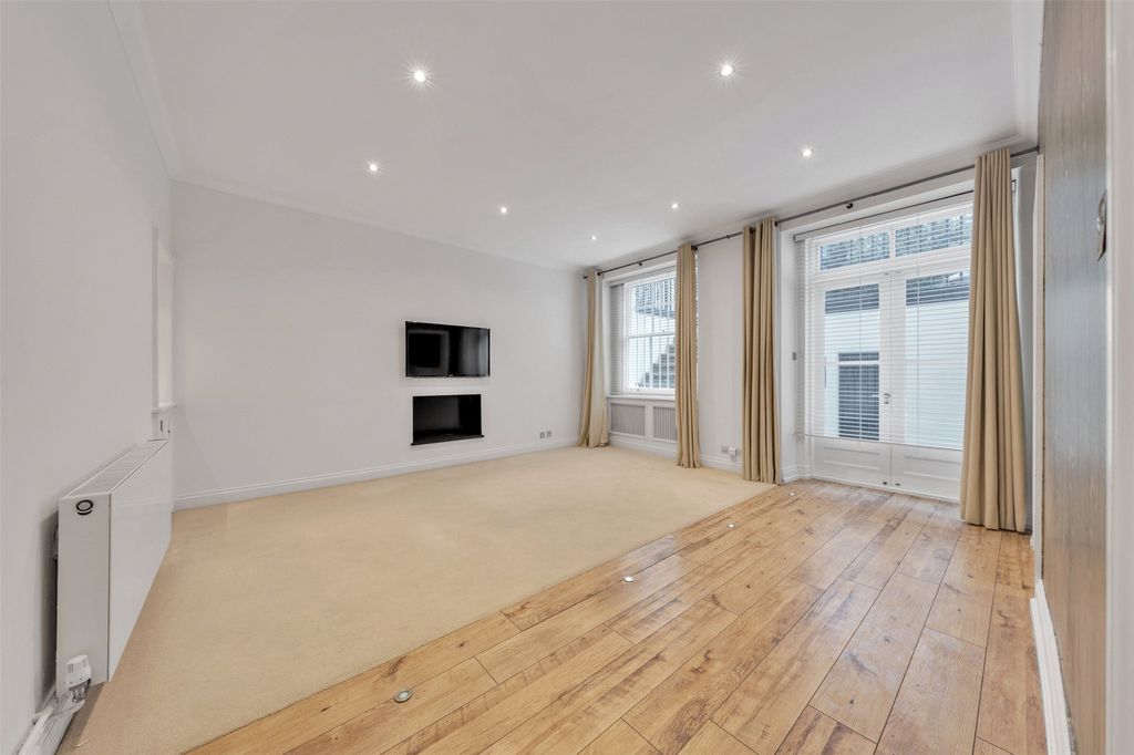 Property photo 2 of 16 Picture No. 09