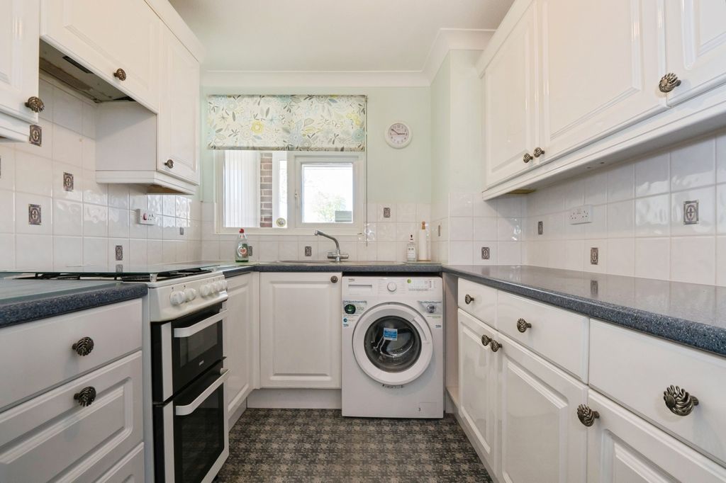 Property photo 2 of 17 Photo