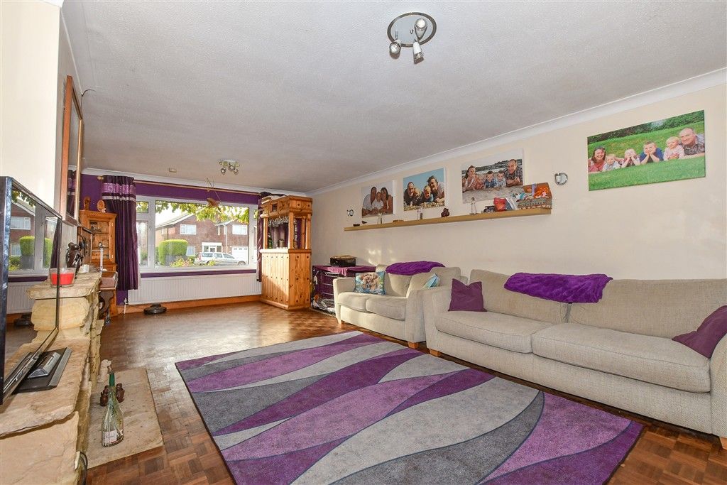 Property photo 1 of 19 Lounge