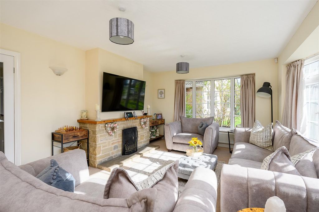 Property photo 2 of 15 Living Dining Room