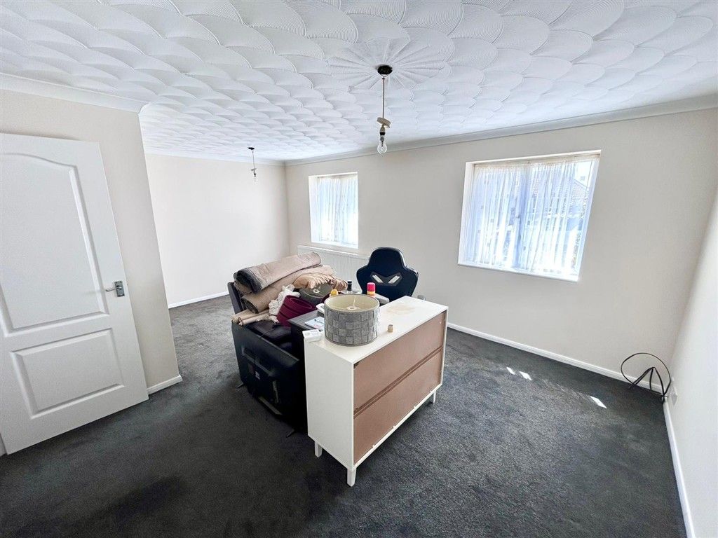 Property photo 2 of 14 Lounge