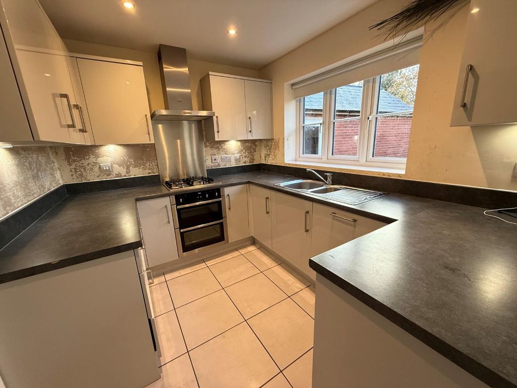 Property photo 3 of 9 2.Jpg