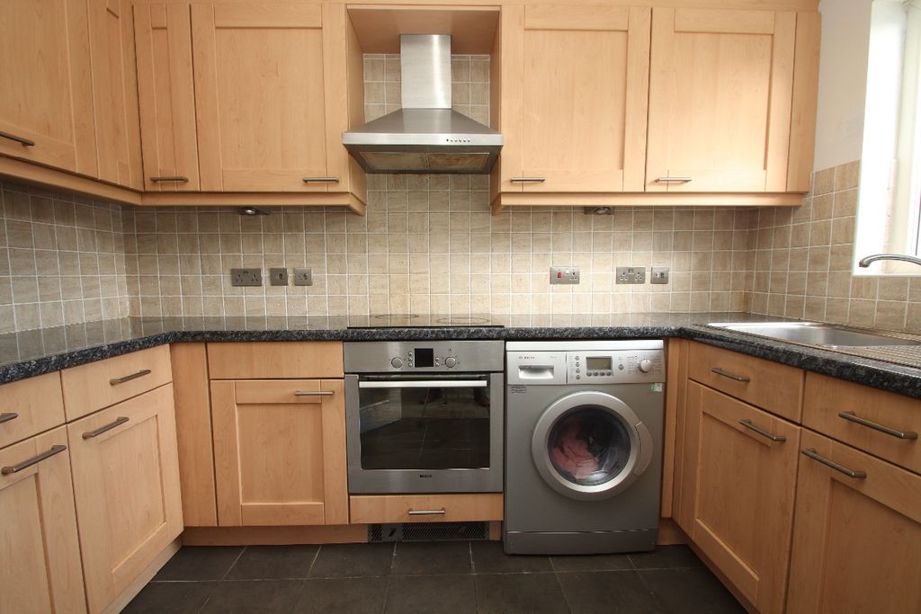 Property photo 2 of 23