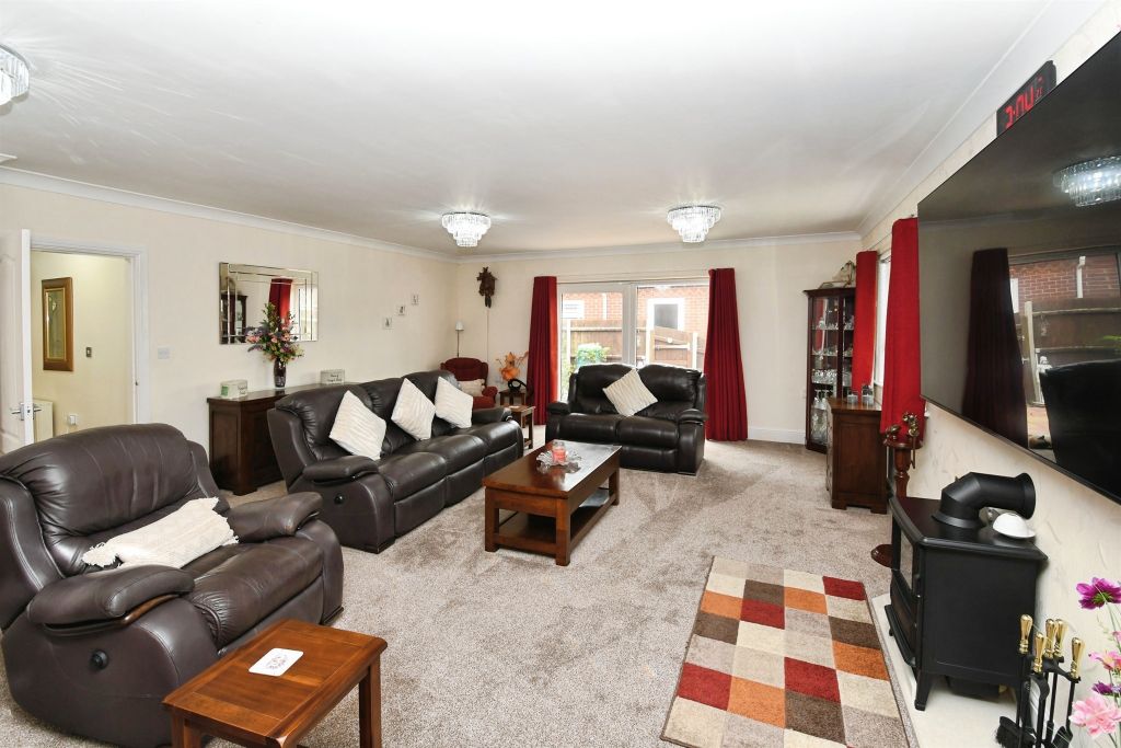 Property photo 3 of 17