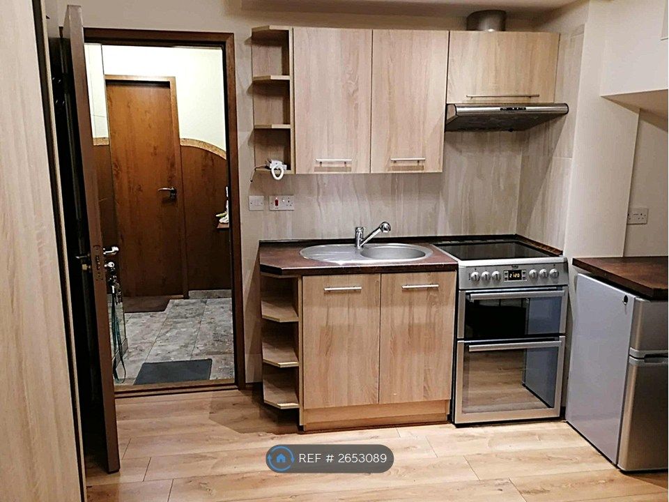 Property photo 1 of 7 Kitchen