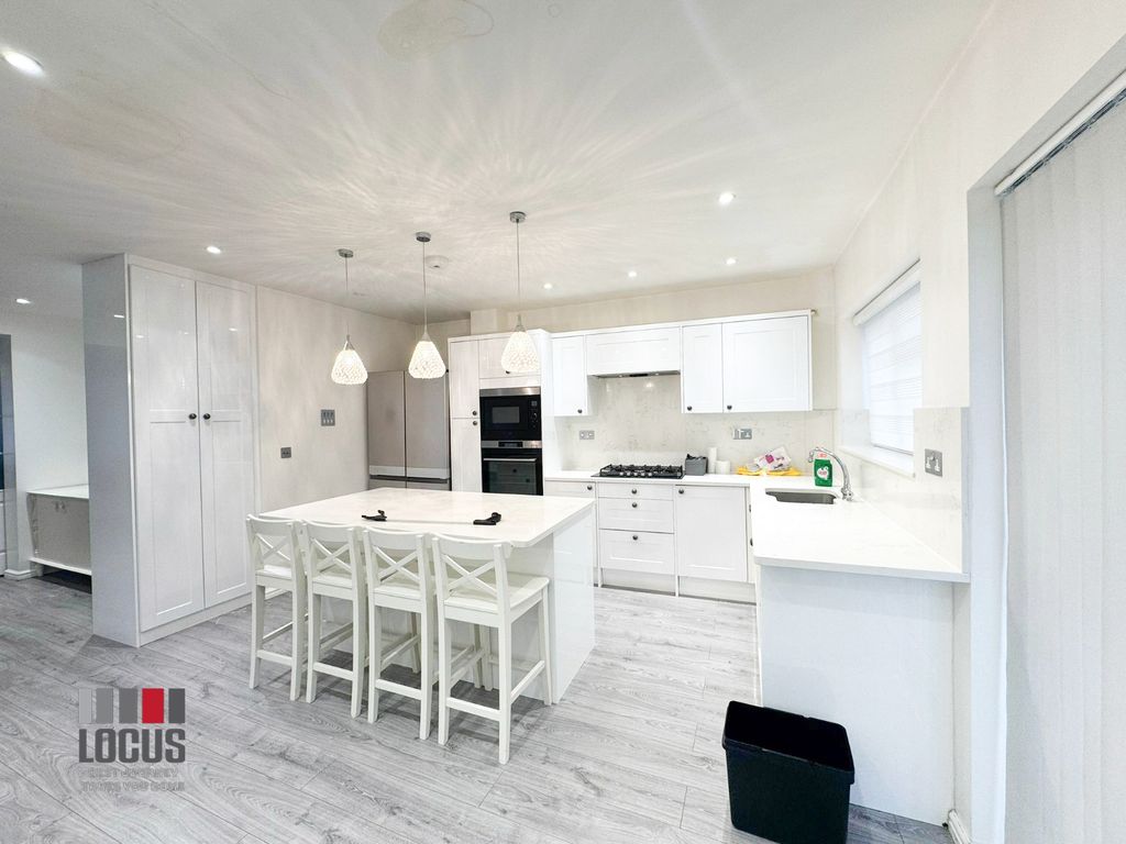 Property photo 2 of 9 Photo 7