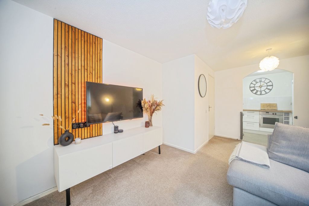 Property photo 1 of 16 Pbox-Img.Jpg
