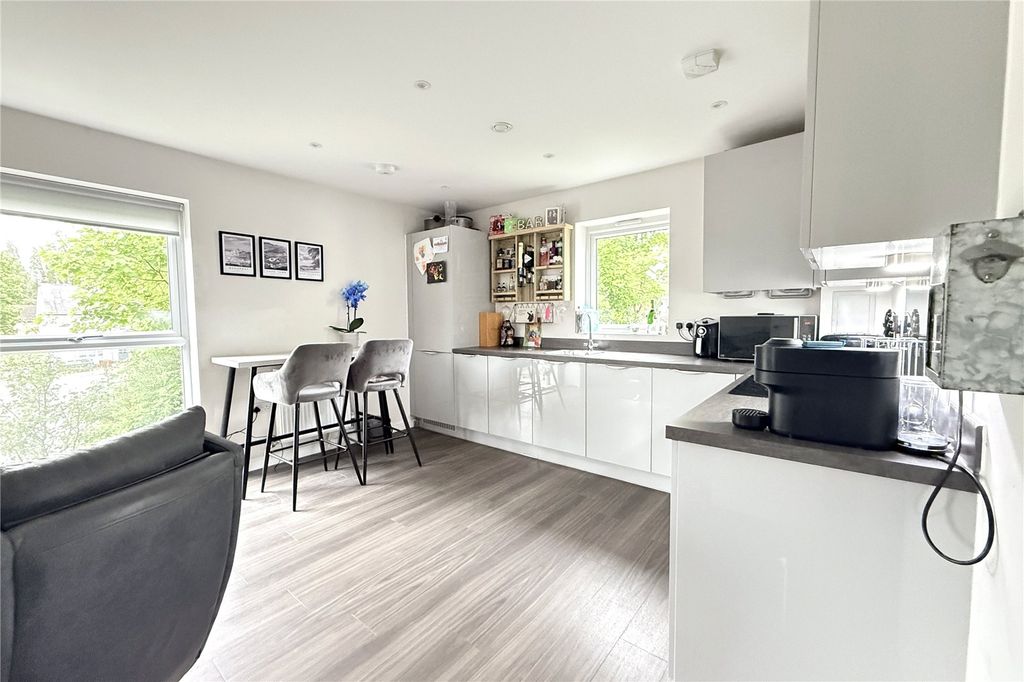 Property photo 2 of 16 Picture 2