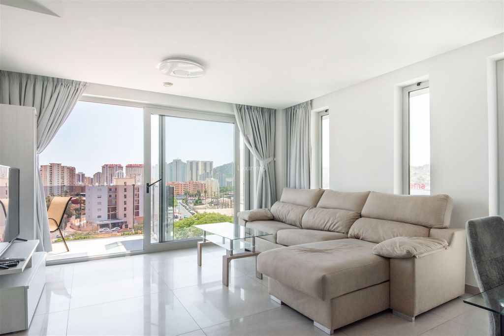 Property photo 1 of 16 Modern Flat With Sea Views And A Terrace In Cala Finestrat