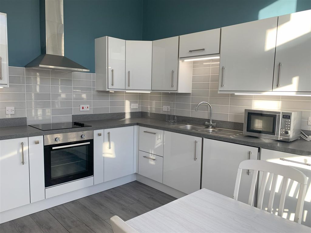 Property photo 1 of 14 Kitchen