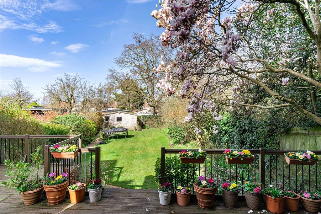 Property photo 3 of 18 Garden